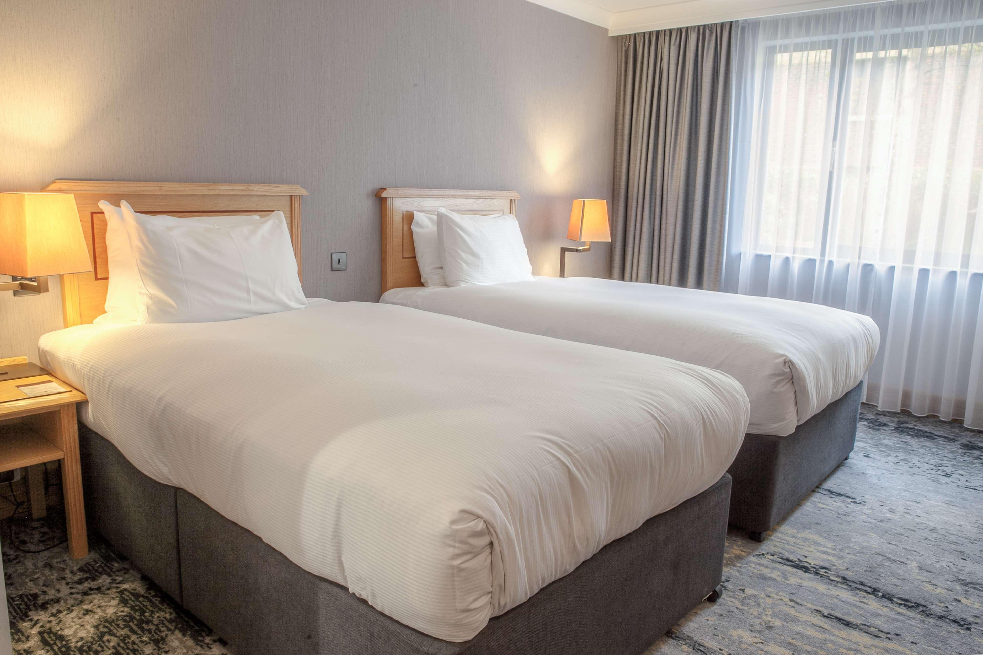 Doubletree By Hilton Swindon Hotel Εξωτερικό φωτογραφία