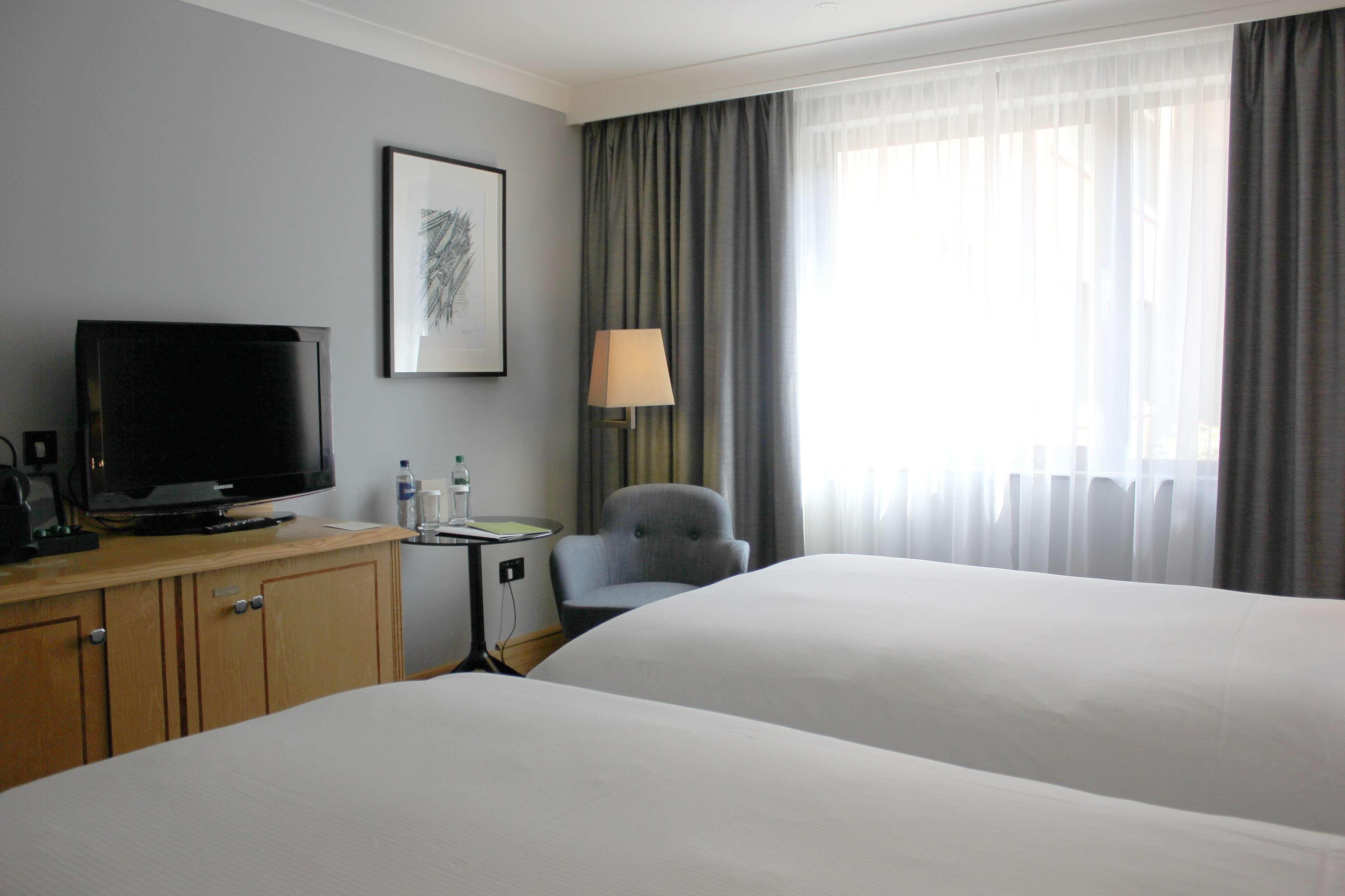 Doubletree By Hilton Swindon Hotel Εξωτερικό φωτογραφία