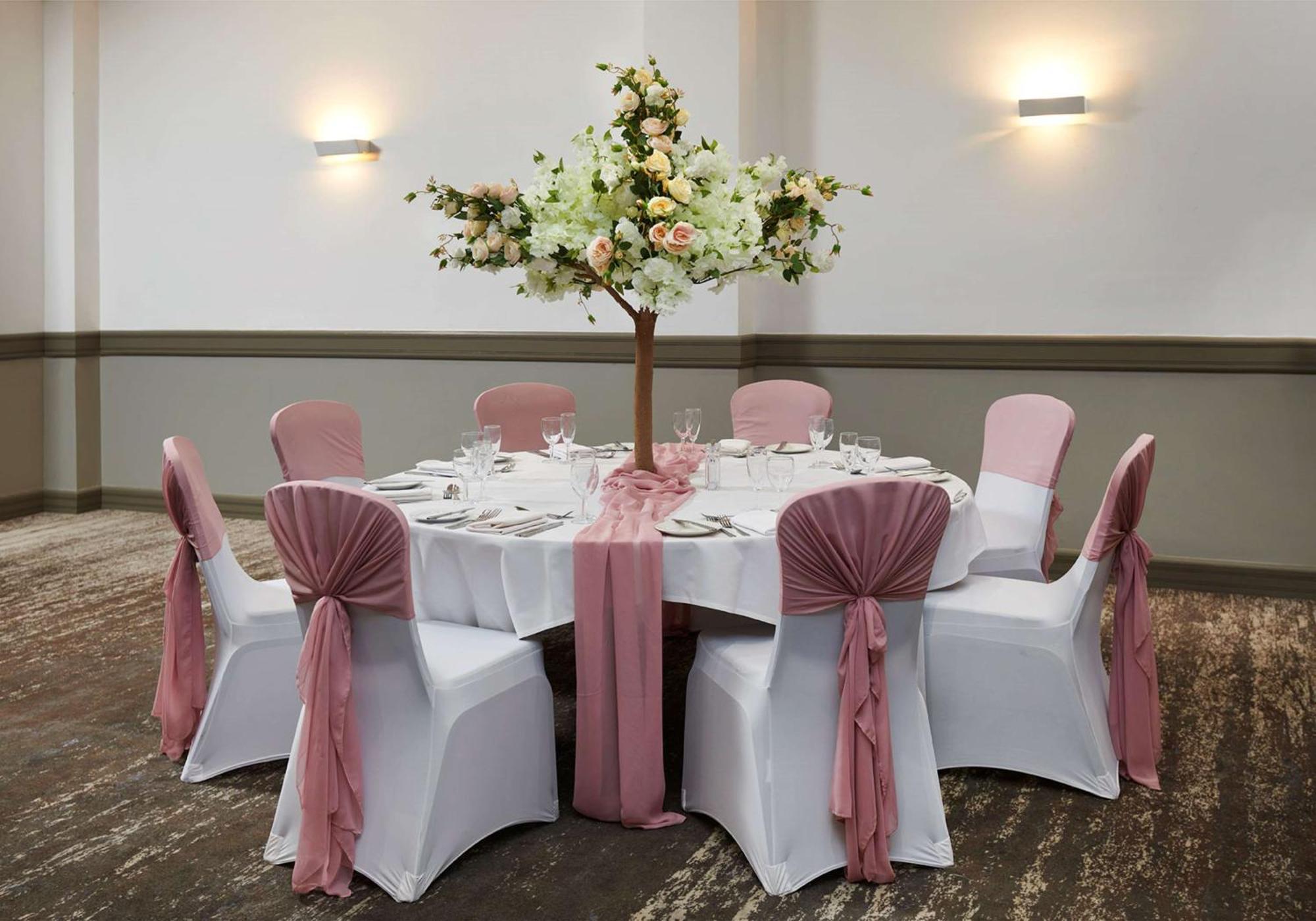 Doubletree By Hilton Swindon Hotel Εξωτερικό φωτογραφία
