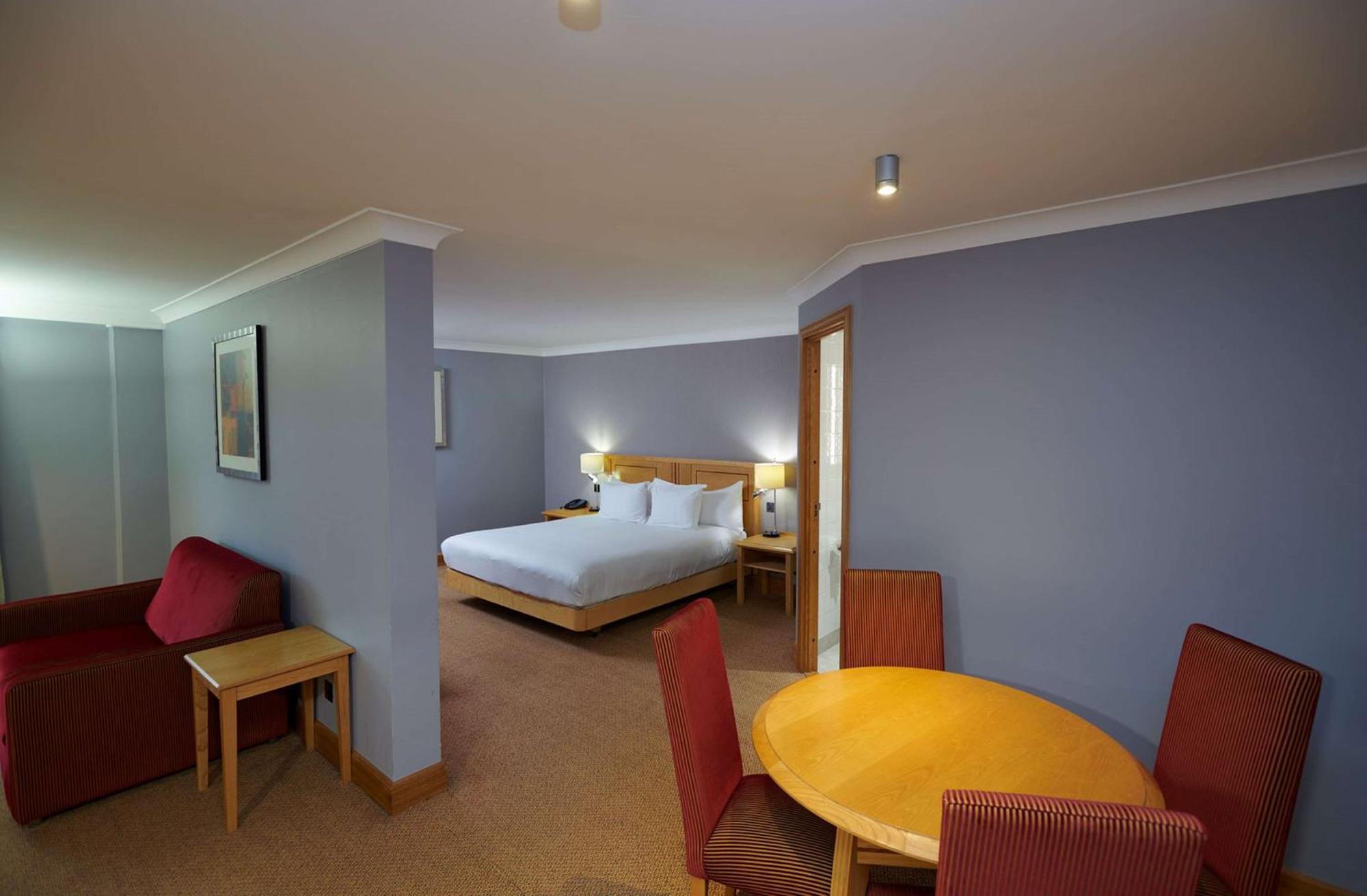 Doubletree By Hilton Swindon Hotel Εξωτερικό φωτογραφία