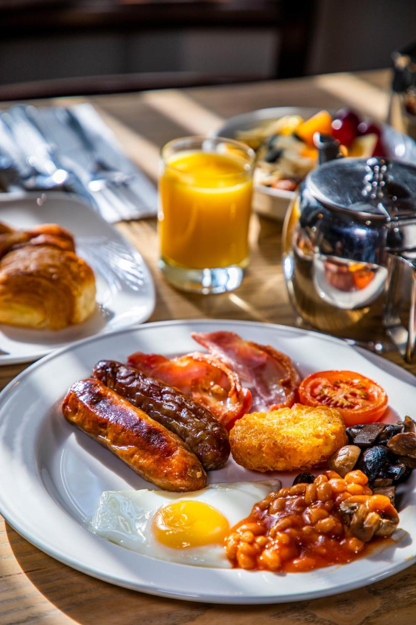 Doubletree By Hilton Swindon Hotel Εξωτερικό φωτογραφία
