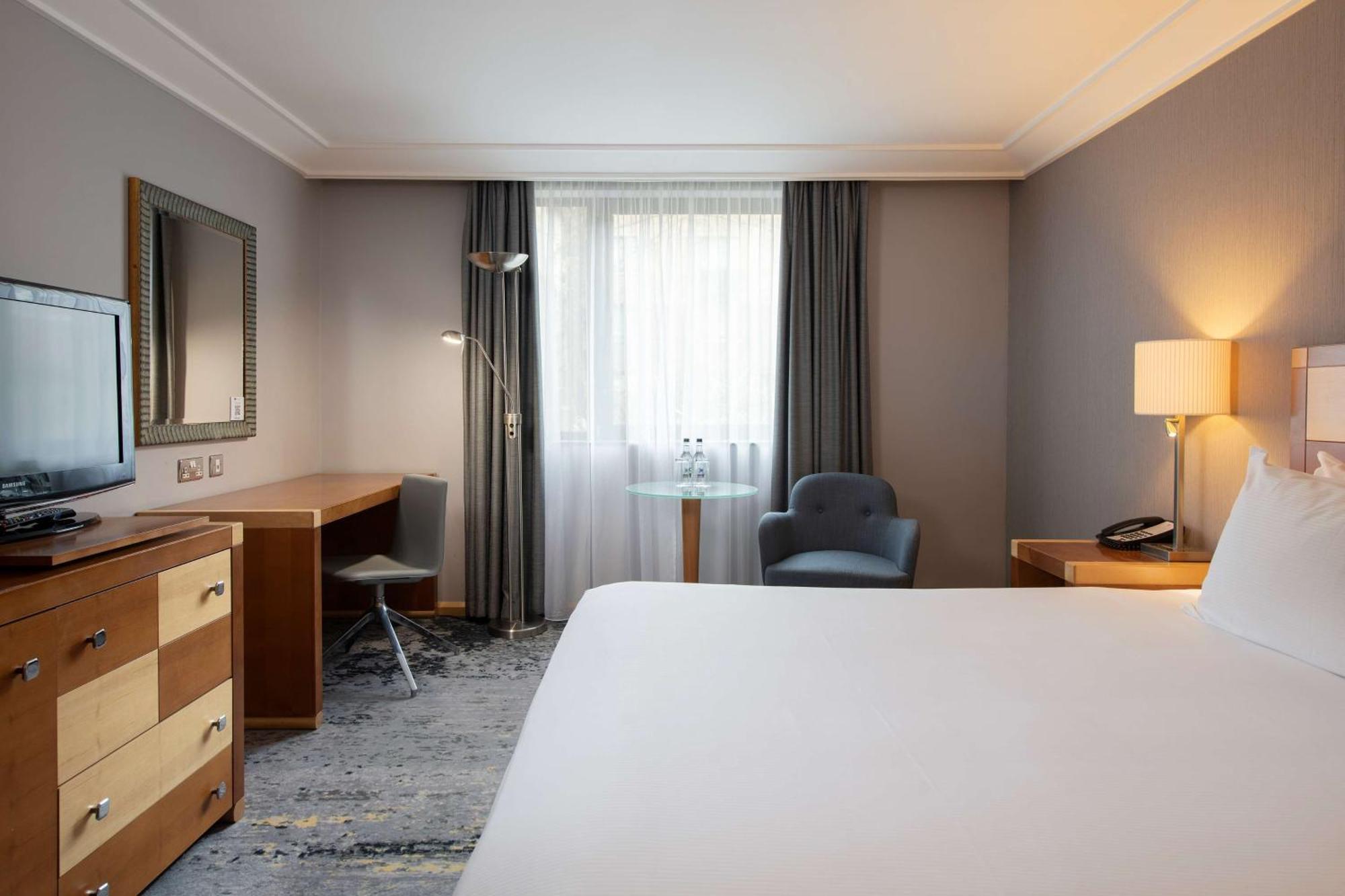 Doubletree By Hilton Swindon Hotel Εξωτερικό φωτογραφία