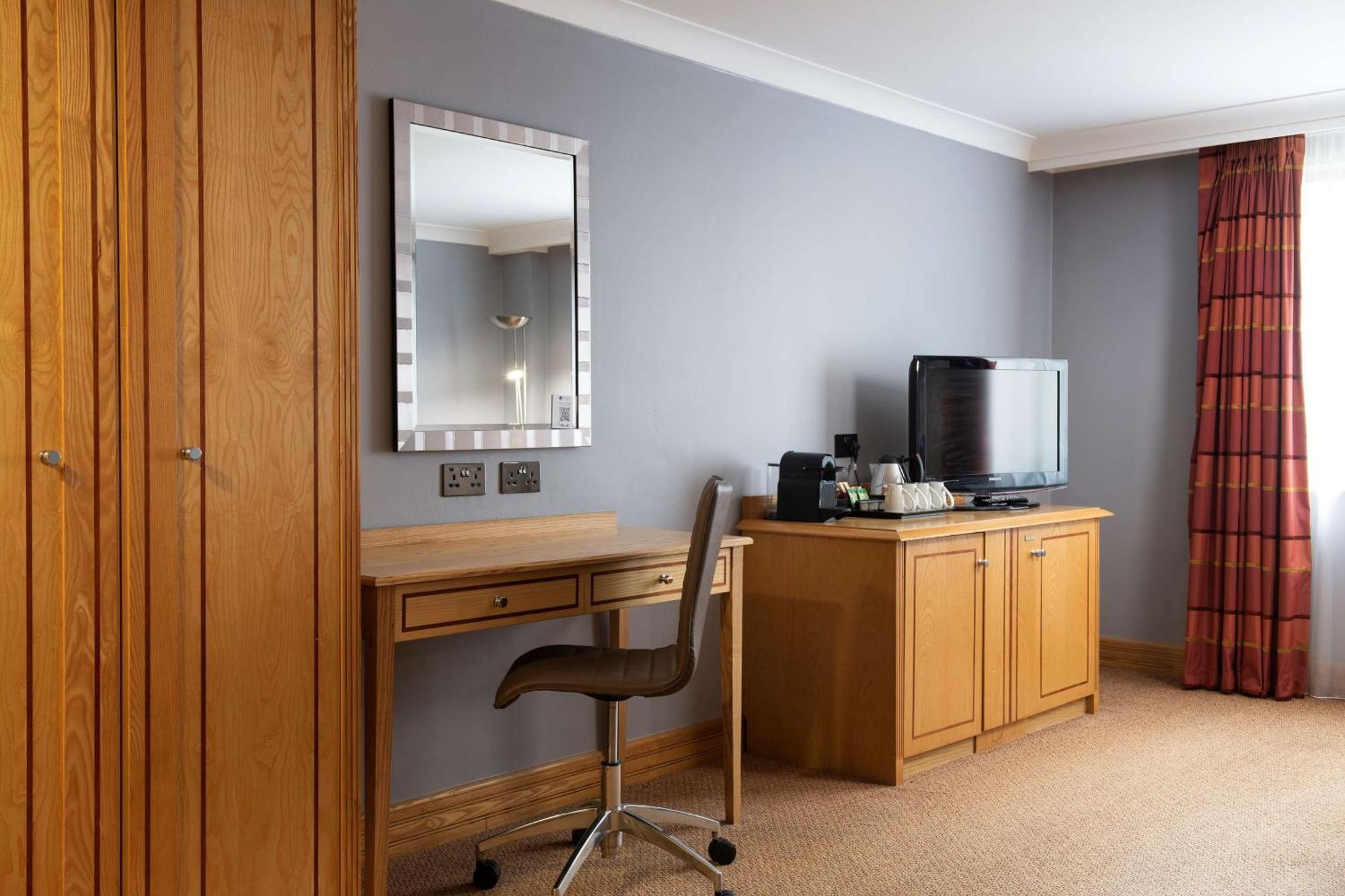 Doubletree By Hilton Swindon Hotel Εξωτερικό φωτογραφία
