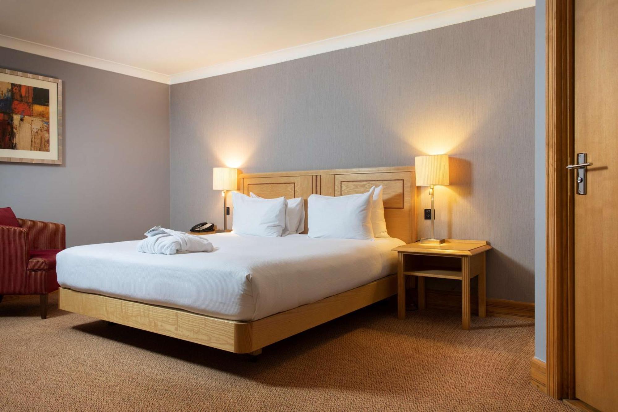 Doubletree By Hilton Swindon Hotel Εξωτερικό φωτογραφία