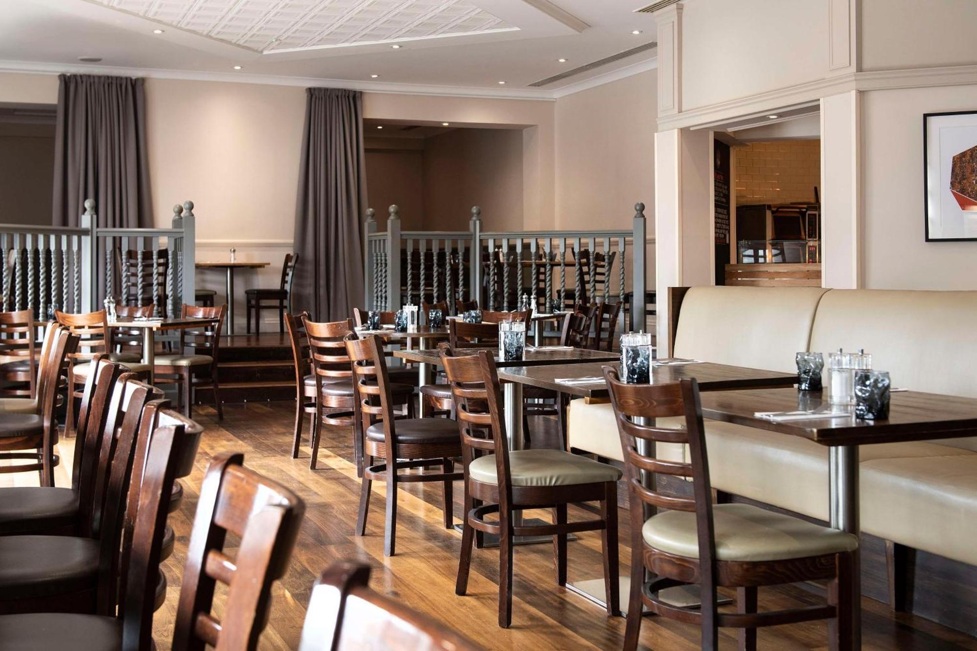Doubletree By Hilton Swindon Hotel Εξωτερικό φωτογραφία