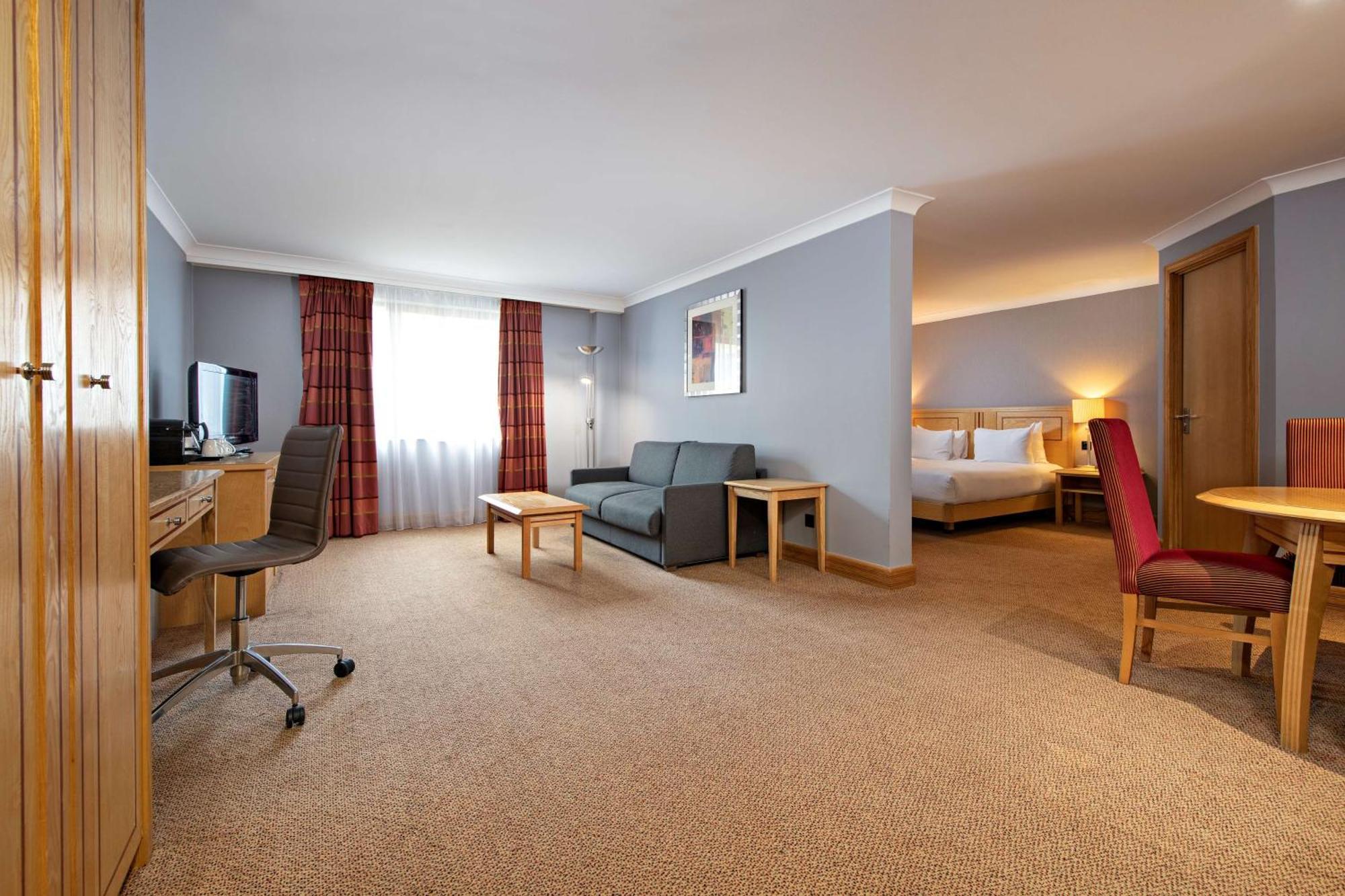 Doubletree By Hilton Swindon Hotel Εξωτερικό φωτογραφία