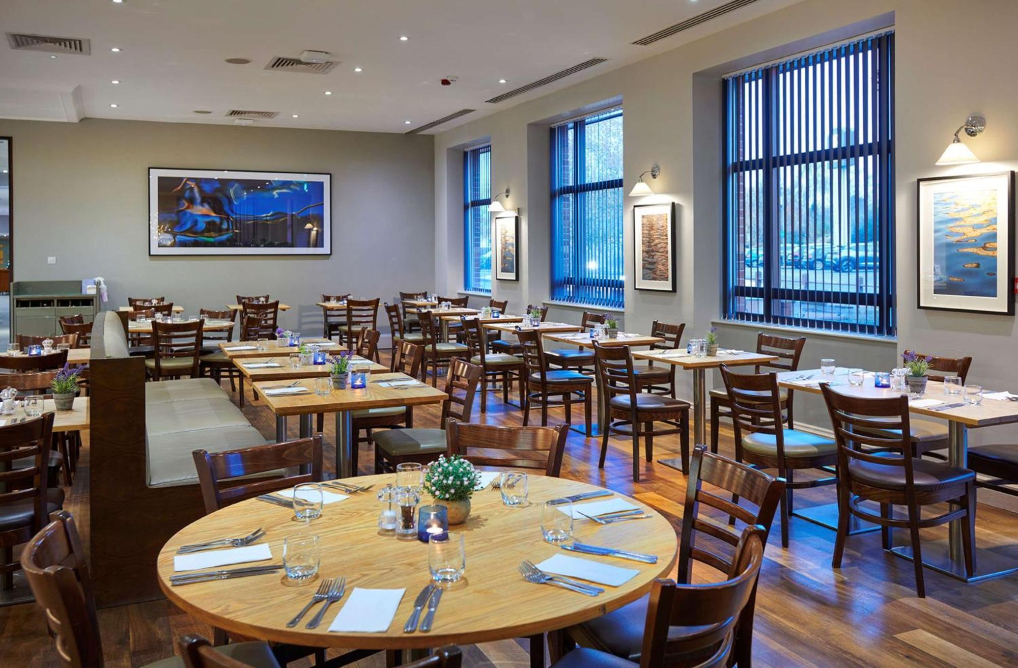 Doubletree By Hilton Swindon Hotel Εξωτερικό φωτογραφία
